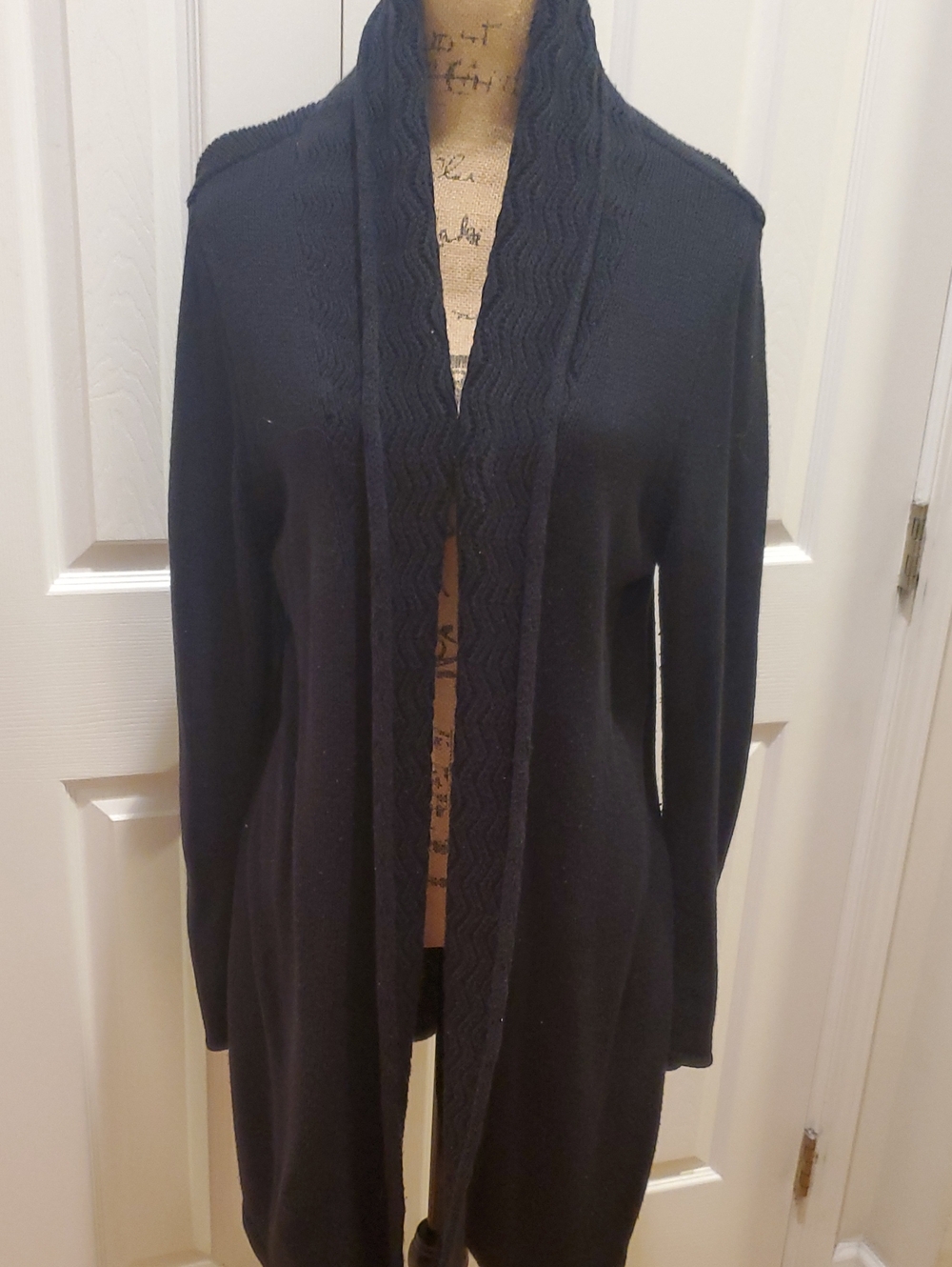 Leo & Nicole Black Open-Front Cable Trim Cardigan